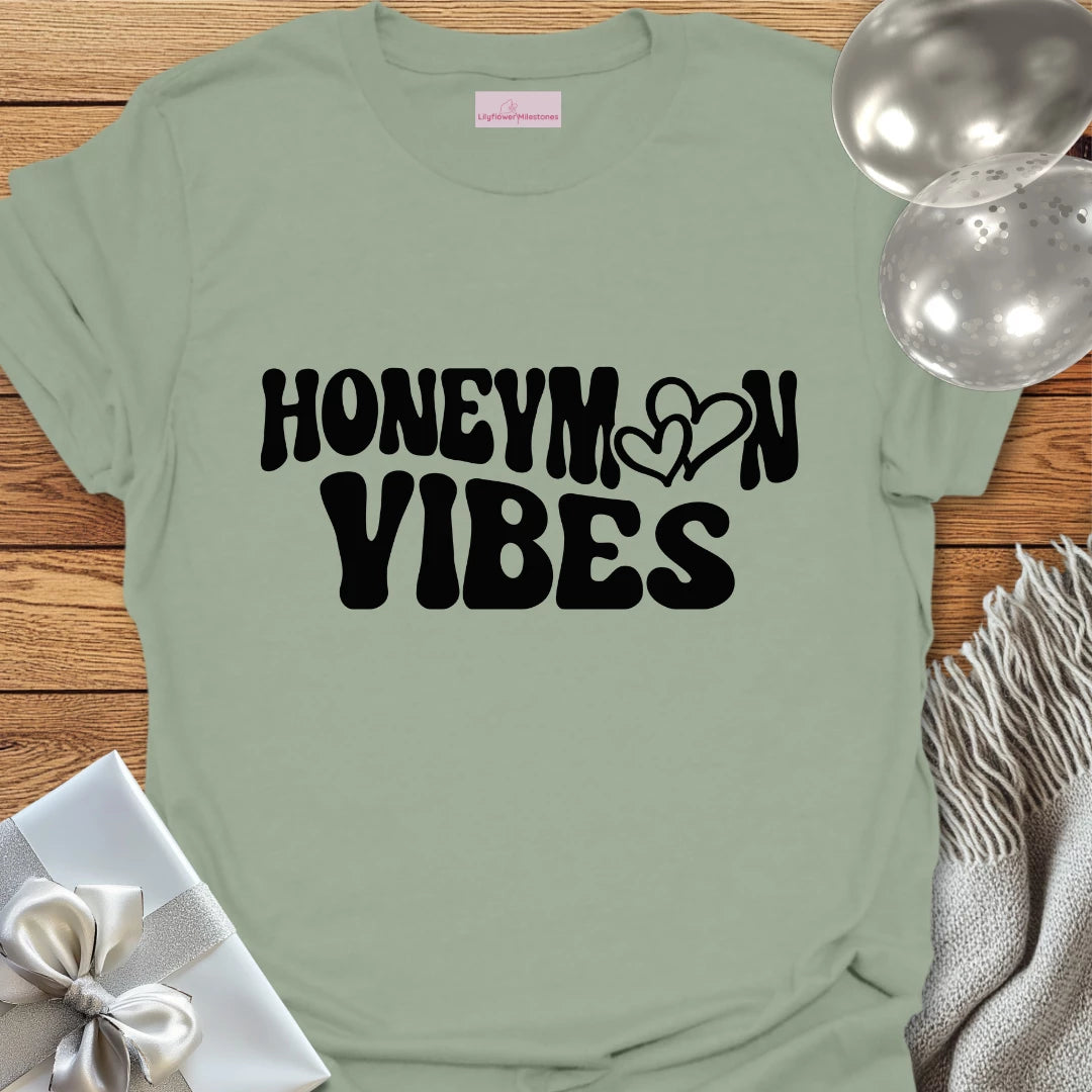 Honeymoon Vibes (Hearts) - Honeymoon T-Shirt