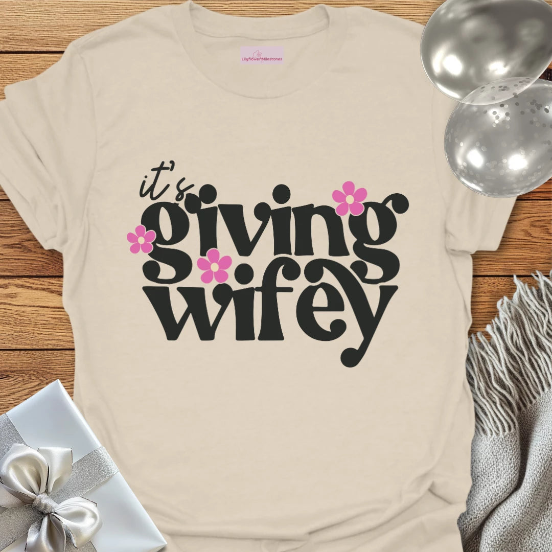 It's Giving Wifey Floral Wedding T-Shirt