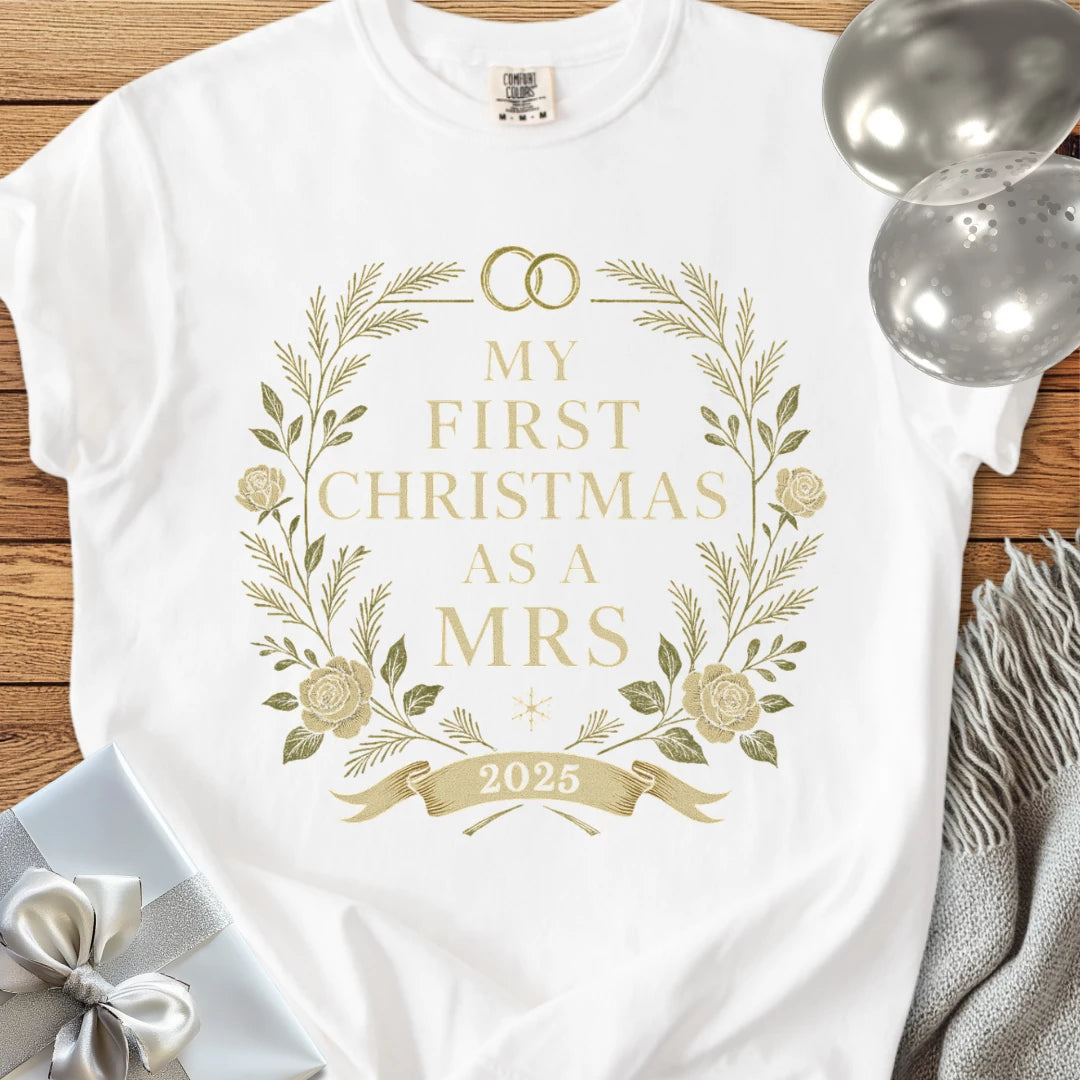 My First Christmas as a Mrs 2025 - Premium Wedding T-Shirt
