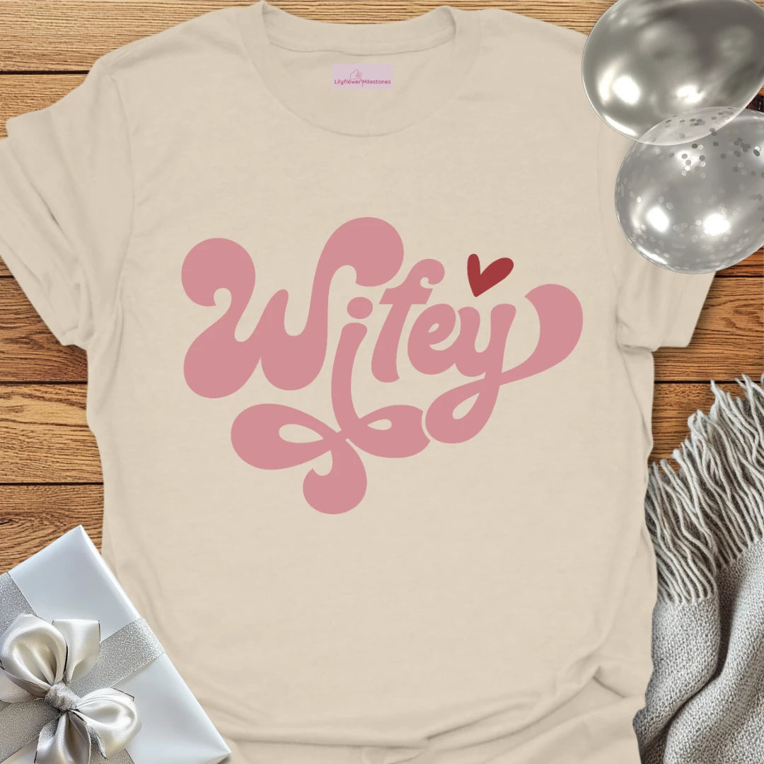 Retro Wifey - Wedding T-Shirt