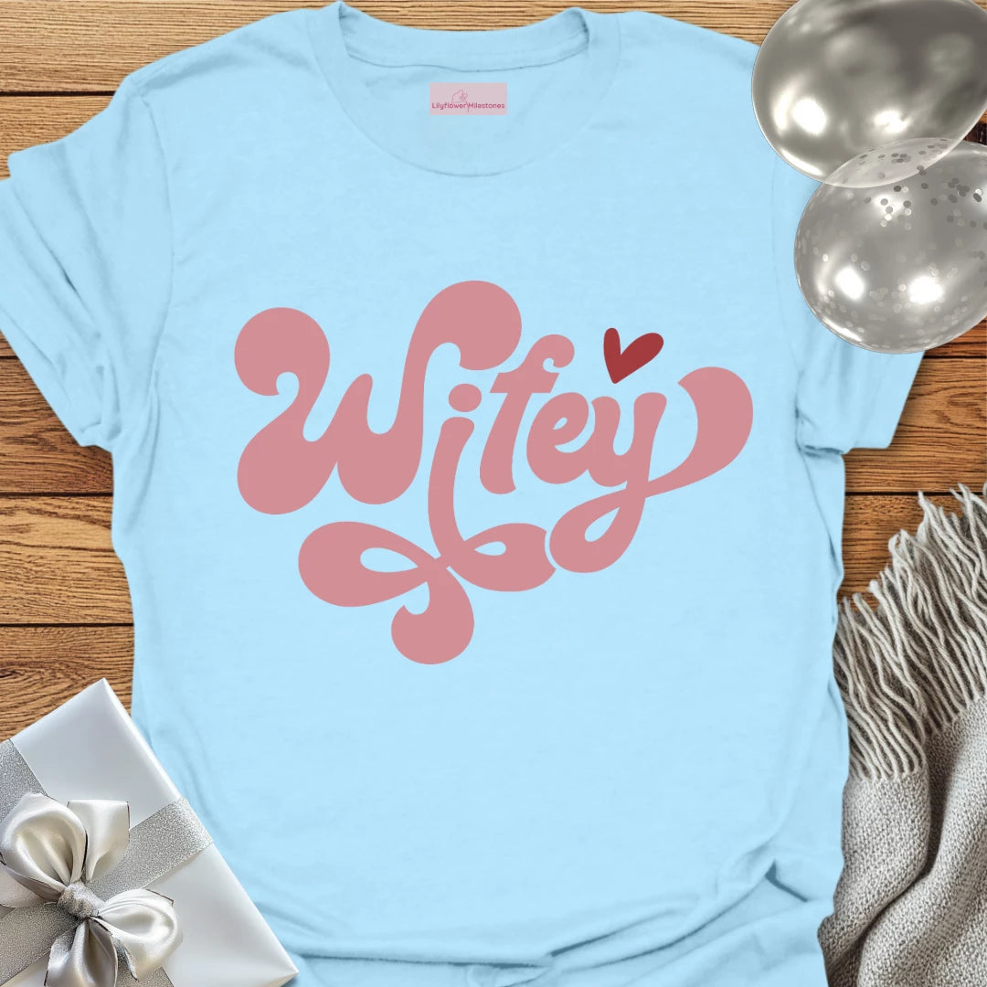 Retro Wifey - Wedding T-Shirt