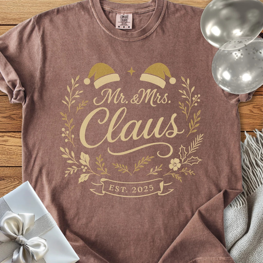 Mr & Mrs Claus, Est 2025 - Premium Wedding T-Shirt