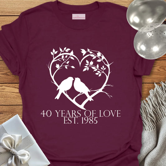 40 Years of Love, Est. 1985 (Lovebirds) - 40th Wedding Anniversary T-Shirt