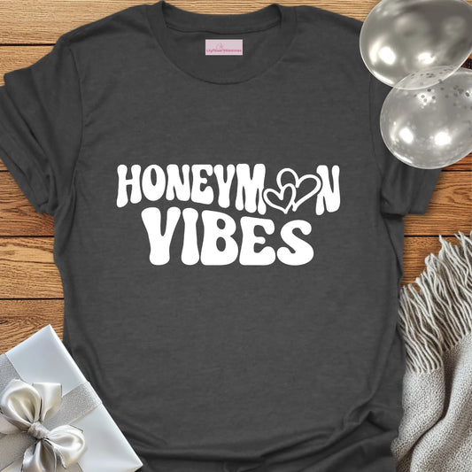 Honeymoon Vibes (Hearts) - Honeymoon T-Shirt
