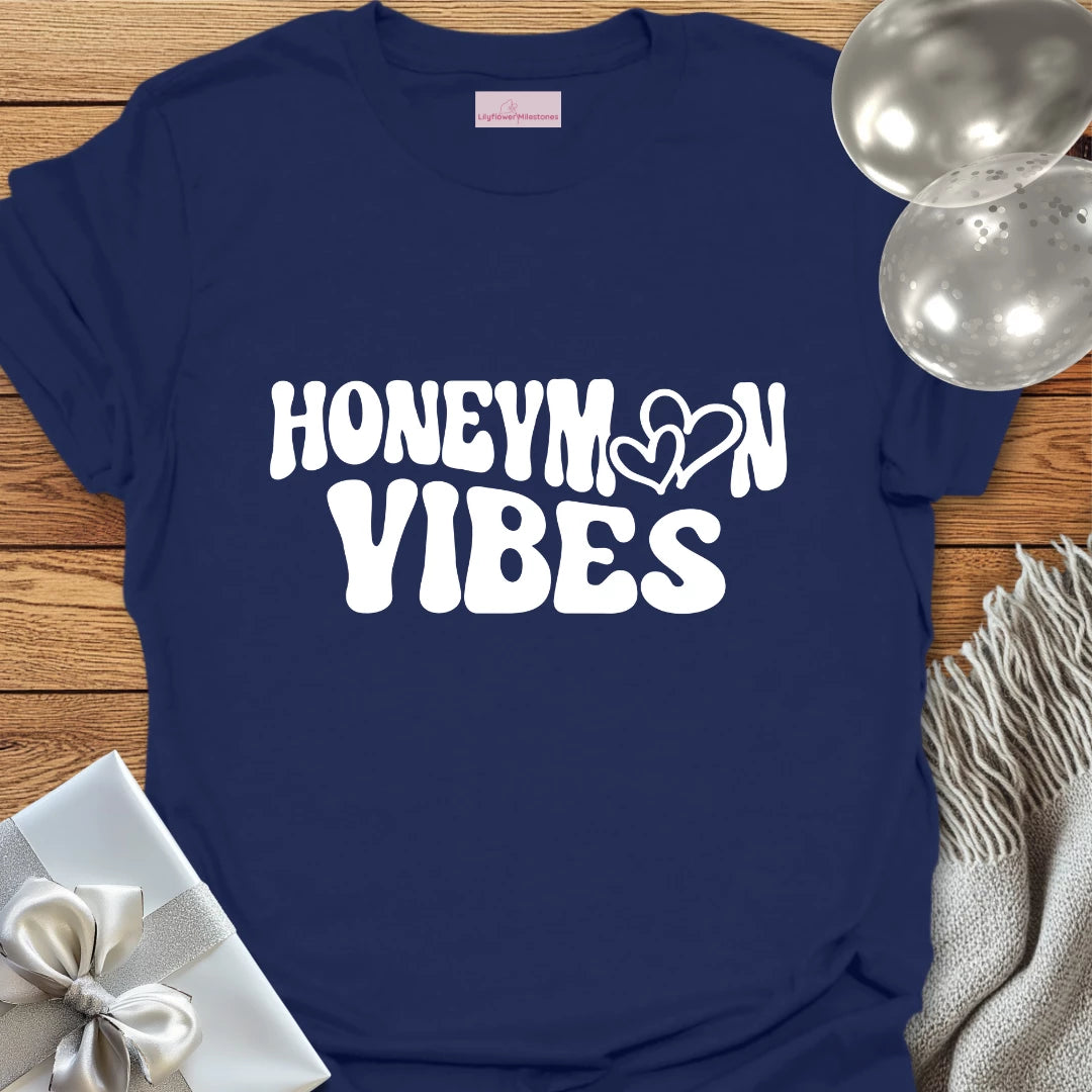 Honeymoon Vibes (Hearts) - Honeymoon T-Shirt