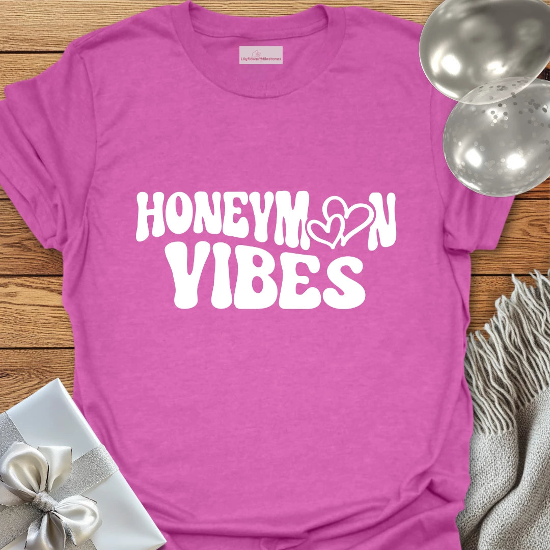 Honeymoon Vibes (Hearts) - Honeymoon T-Shirt