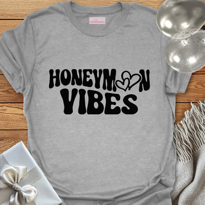 Honeymoon Vibes (Hearts) - Honeymoon T-Shirt