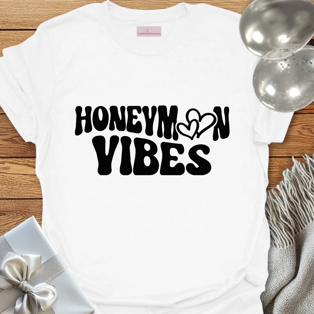 Honeymoon Vibes (Hearts) - Honeymoon T-Shirt