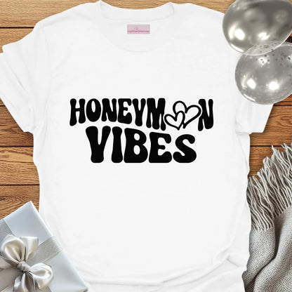Honeymoon Vibes (Hearts) - Honeymoon T-Shirt