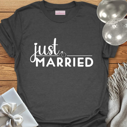 Just Married (Rings) - Wedding T-Shirt