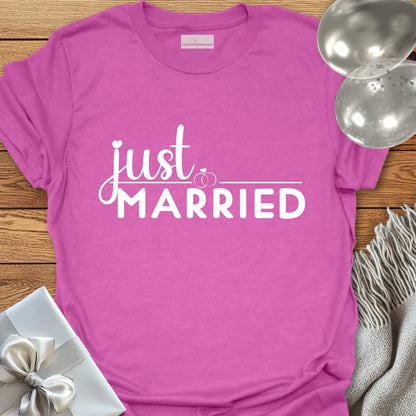 Just Married (Rings) - Wedding T-Shirt