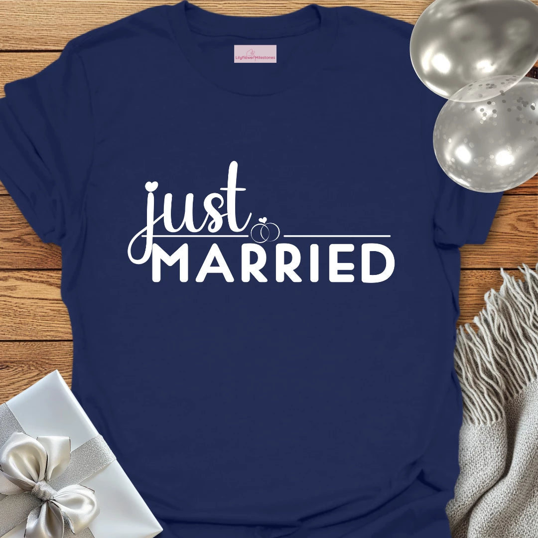 Just Married (Rings) - Wedding T-Shirt