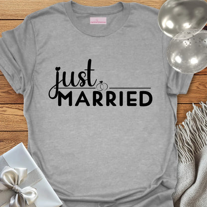 Just Married (Rings) - Wedding T-Shirt