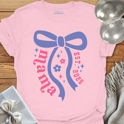 Mama, Est 2025 (bow) - Pregnancy T-Shirt
