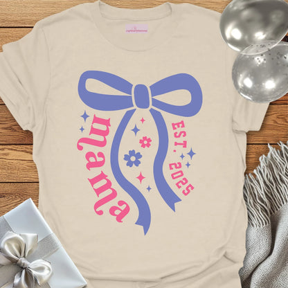 Mama, Est 2025 (bow) - Pregnancy T-Shirt