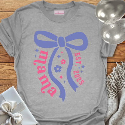 Mama, Est 2025 (bow) - Pregnancy T-Shirt