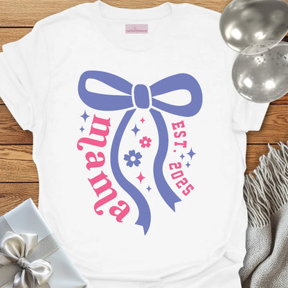 Mama, Est 2025 (bow) - Pregnancy T-Shirt
