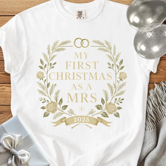 My First Christmas as a Mrs 2025 - Premium Wedding T-Shirt
