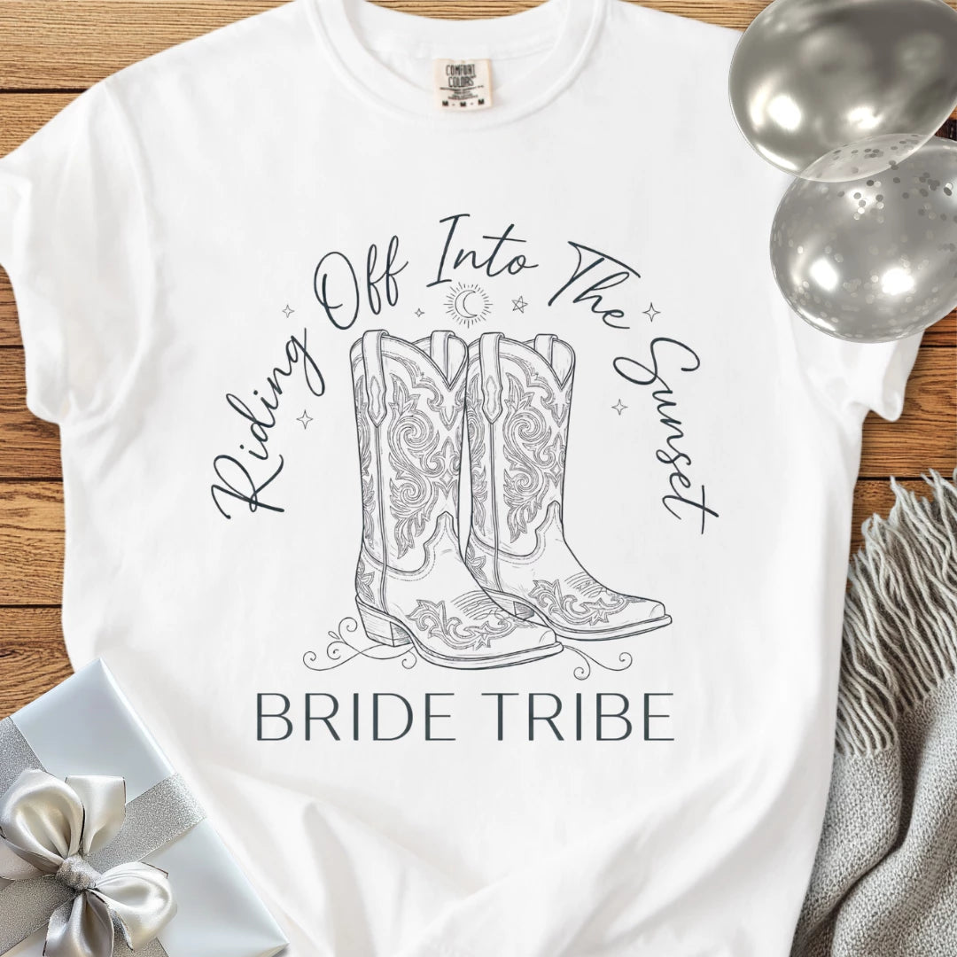 Bride Tribe, Riding Off Into the Sunset - Premium Wedding T-Shirt