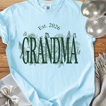 Grandma, Est 2026 - Premium New Baby T-Shirt