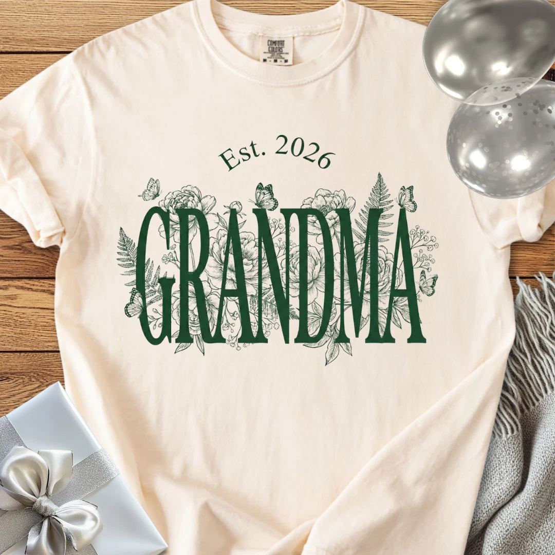 Grandma, Est 2026 - Premium New Baby T-Shirt