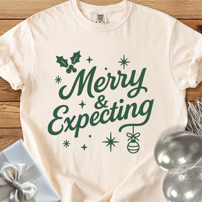 Merry & Expecting - Premium Christmas Pregnancy T-Shirt