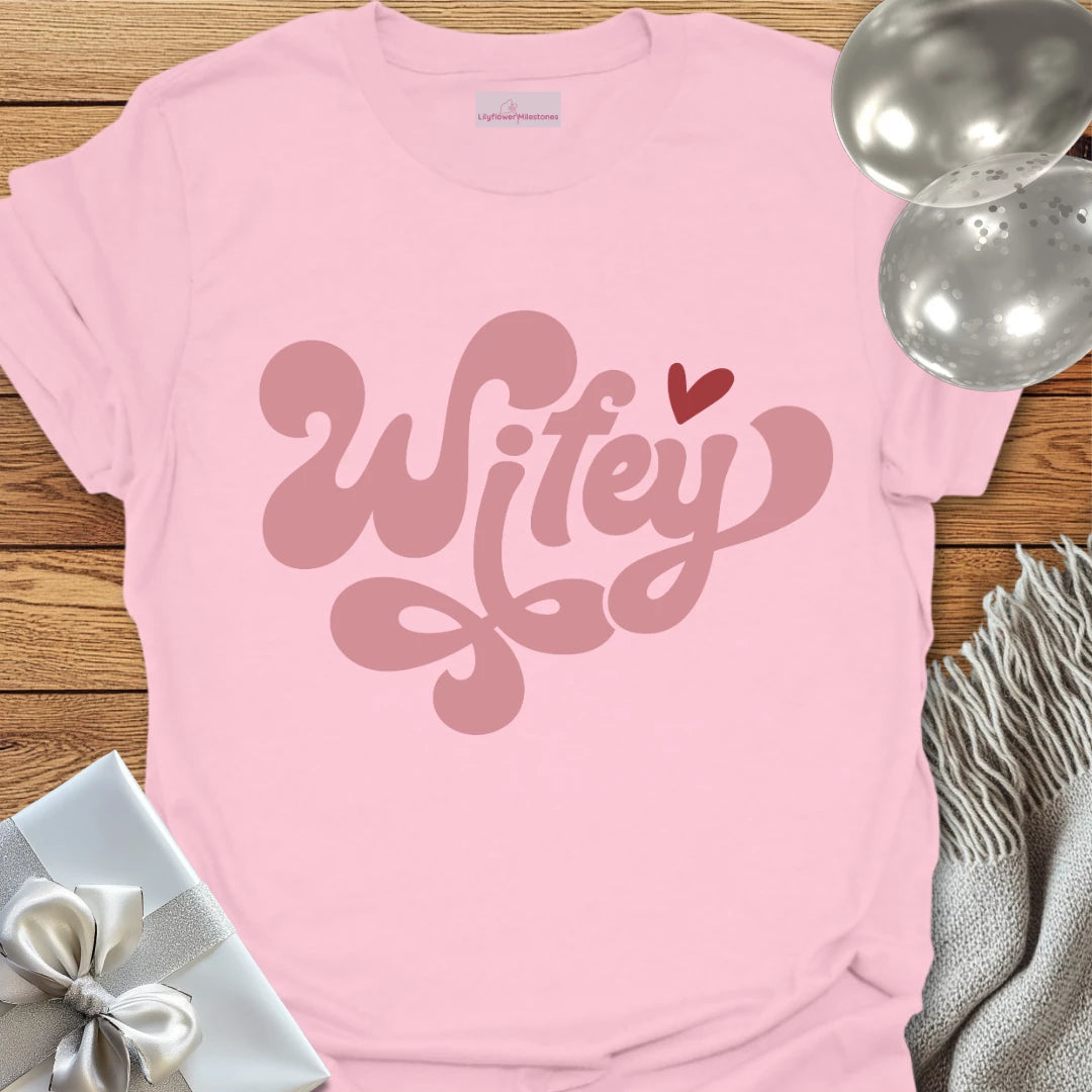 Retro Wifey - Wedding T-Shirt