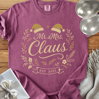 Mr & Mrs Claus, Est 2025 - Premium Wedding T-Shirt